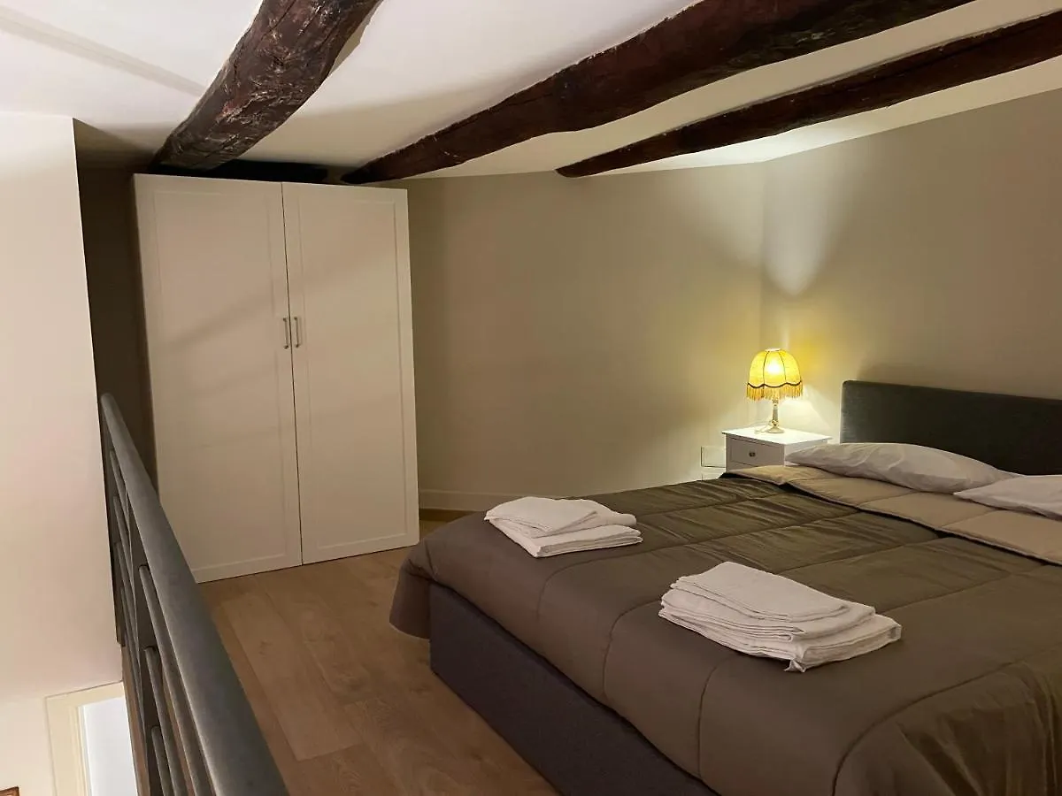 Apartment Suite Della Porta Naples Italy